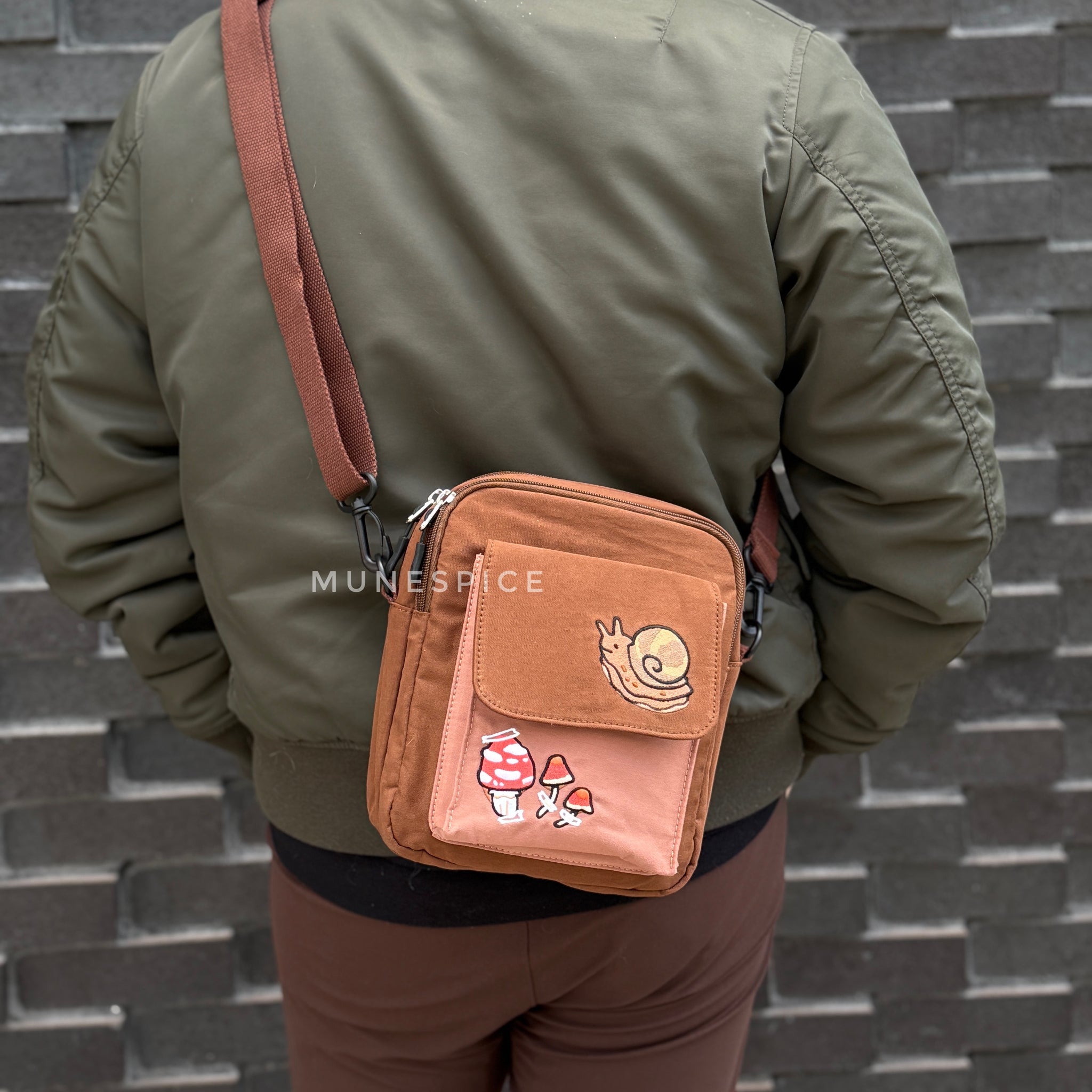 Snail & Frog Explorer Bags | Crossbody Bags – Munespice display picture 1